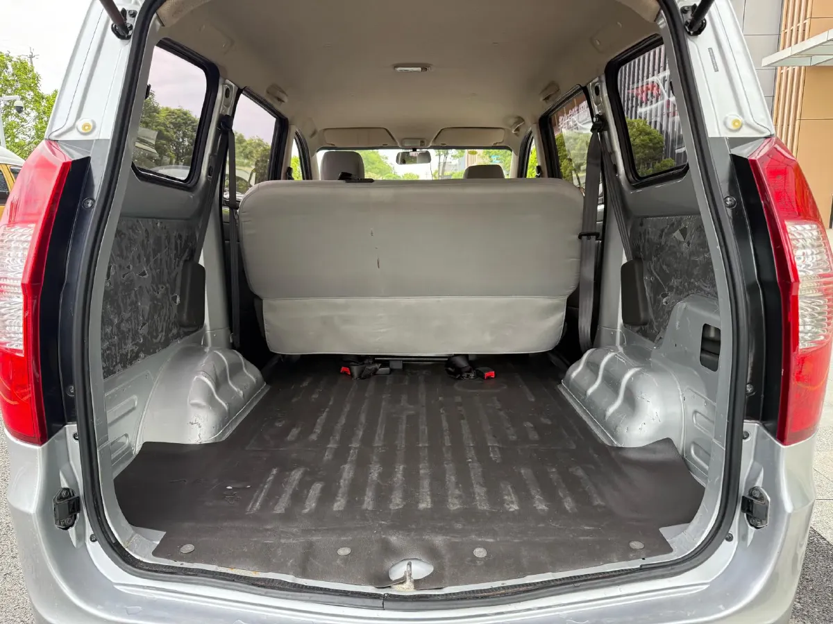 2018 WuLing HongGuang 1.5L 105HP L4 5MT,autocango,china used car exporter,china ev exporter,chinese used car exporter,chinese used ev exporter