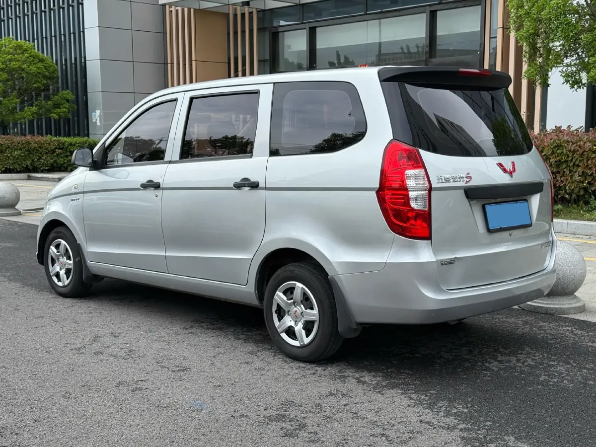 2018 WuLing HongGuang 1.5L 105HP L4 5MT,autocango,china used car exporter,china ev exporter,chinese used car exporter,chinese used ev exporter