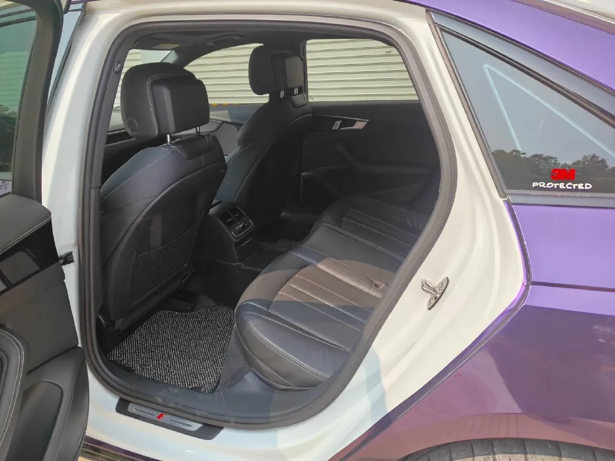 2024 Audi A4L 2.0T 190HP L4 7DCT,autocango,china used car exporter,china ev exporter,chinese used car exporter,chinese used ev exporter