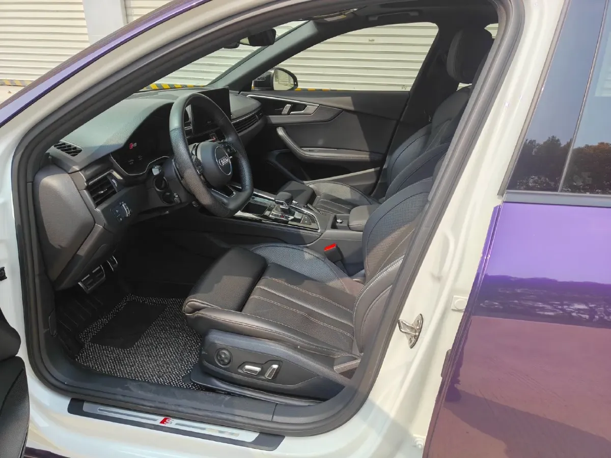 2024 Audi A4L 2.0T 190HP L4 7DCT,autocango,china used car exporter,china ev exporter,chinese used car exporter,chinese used ev exporter