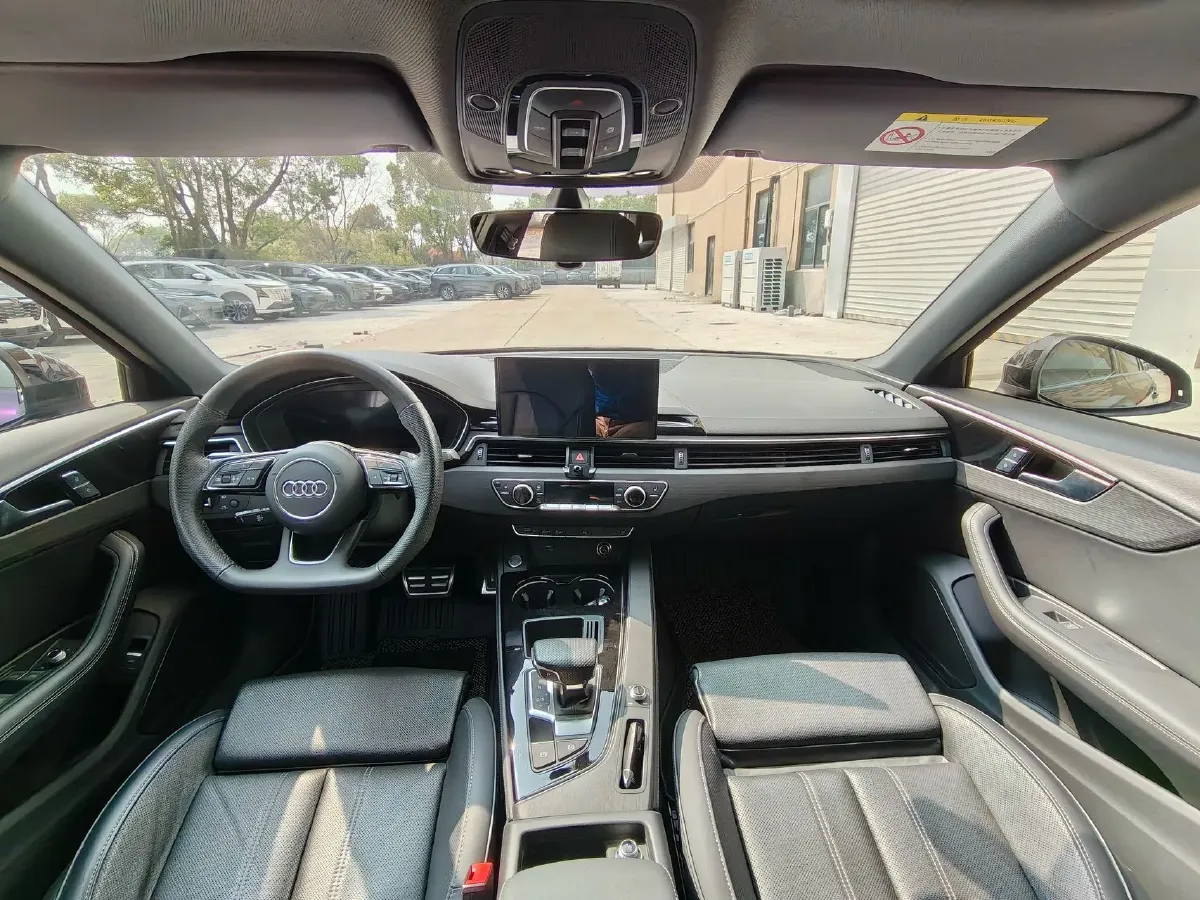 2024 Audi A4L 2.0T 190HP L4 7DCT,autocango,china used car exporter,china ev exporter,chinese used car exporter,chinese used ev exporter