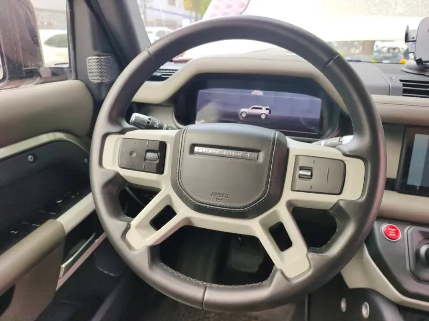 2020 Land Rover Defender 3.0T 400HP L6 8AT,autocango,china used car exporter,china ev exporter,chinese used car exporter,chinese used ev exporter