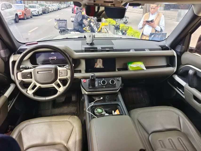 2020 Land Rover Defender 3.0T 400HP L6 8AT,autocango,china used car exporter,china ev exporter,chinese used car exporter,chinese used ev exporter