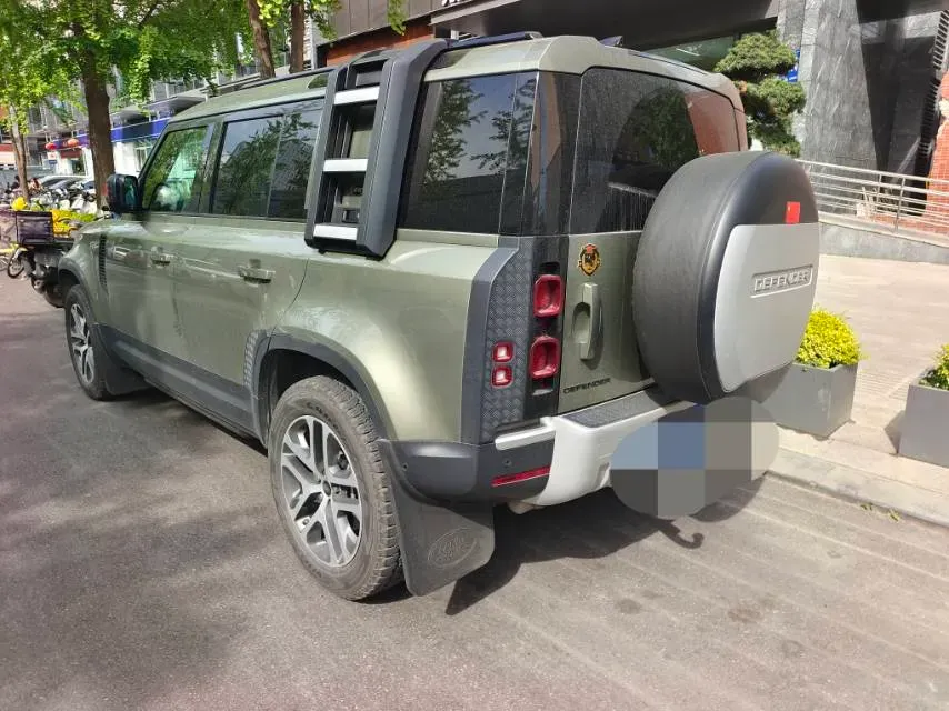 2020 Land Rover Defender 3.0T 400HP L6 8AT,autocango,china used car exporter,china ev exporter,chinese used car exporter,chinese used ev exporter