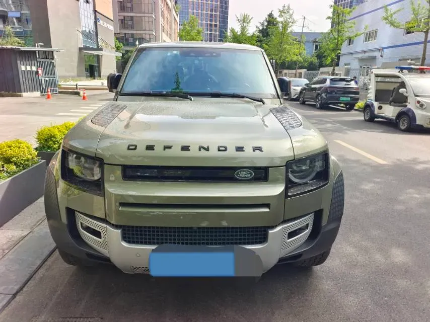 2020 Land Rover Defender 3.0T 400HP L6 8AT,autocango,china used car exporter,china ev exporter,chinese used car exporter,chinese used ev exporter