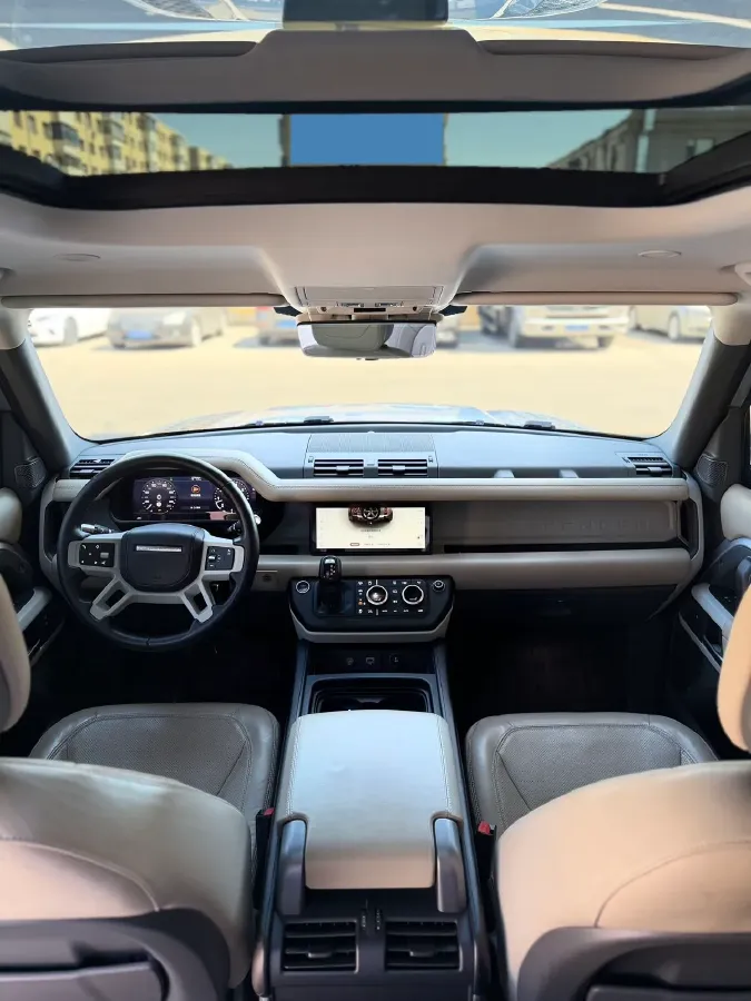 2020 Land Rover Defender 3.0T 400HP L6 8AT,autocango,china used car exporter,china ev exporter,chinese used car exporter,chinese used ev exporter