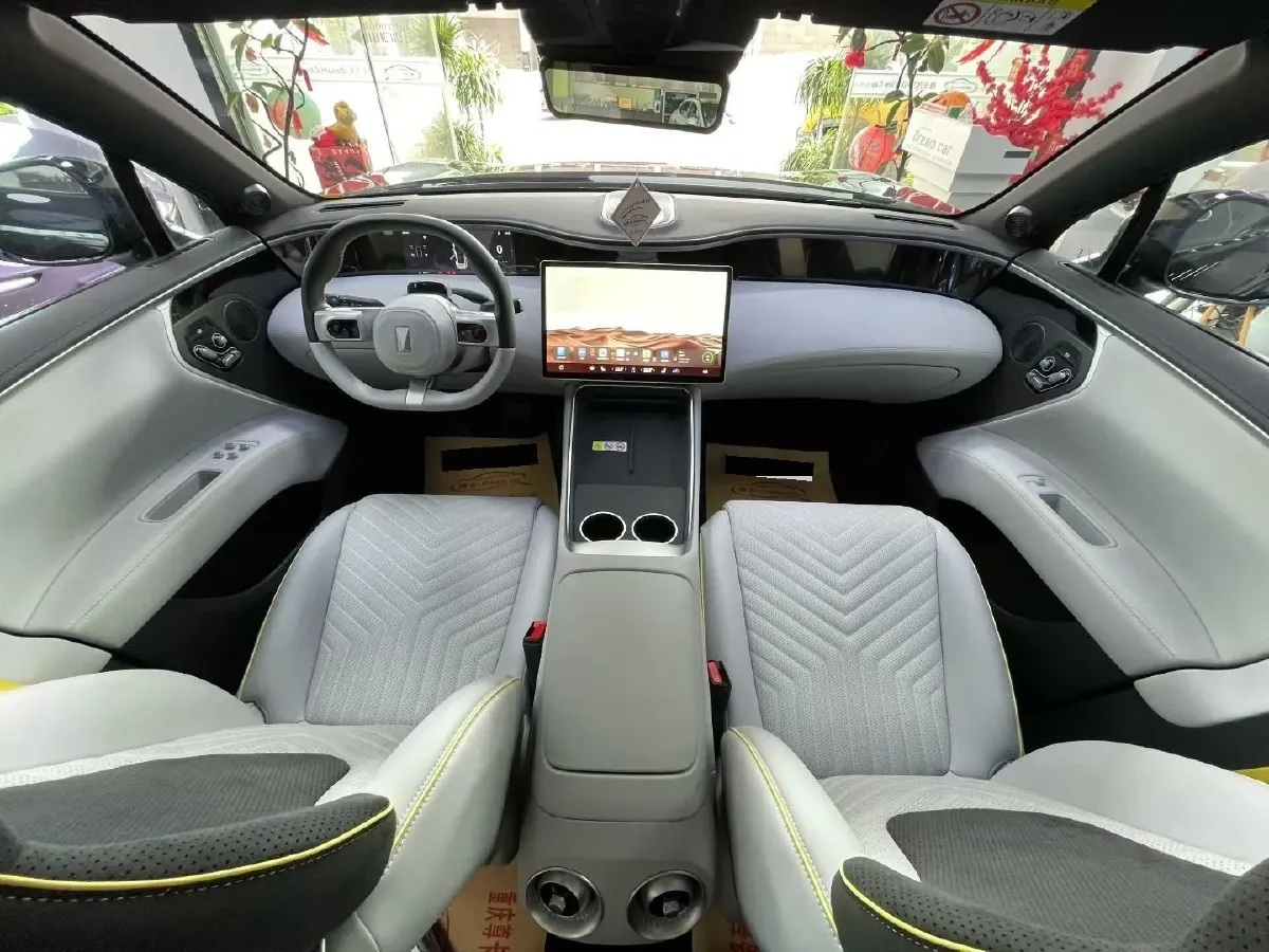 2025 Avatr 11 1.5T 156HP L4 REEV,autocango,china used car exporter,china ev exporter,chinese used car exporter,chinese used ev exporter