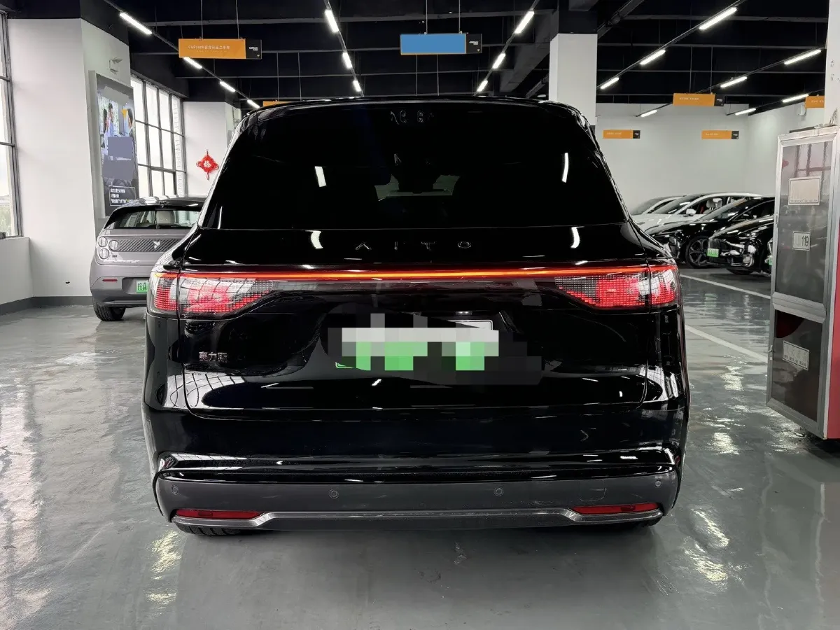 2025 AITO AITO M8 REEV 160HP REEV 53.4KWH,autocango,china used car exporter,china ev exporter,chinese used car exporter,chinese used ev exporter