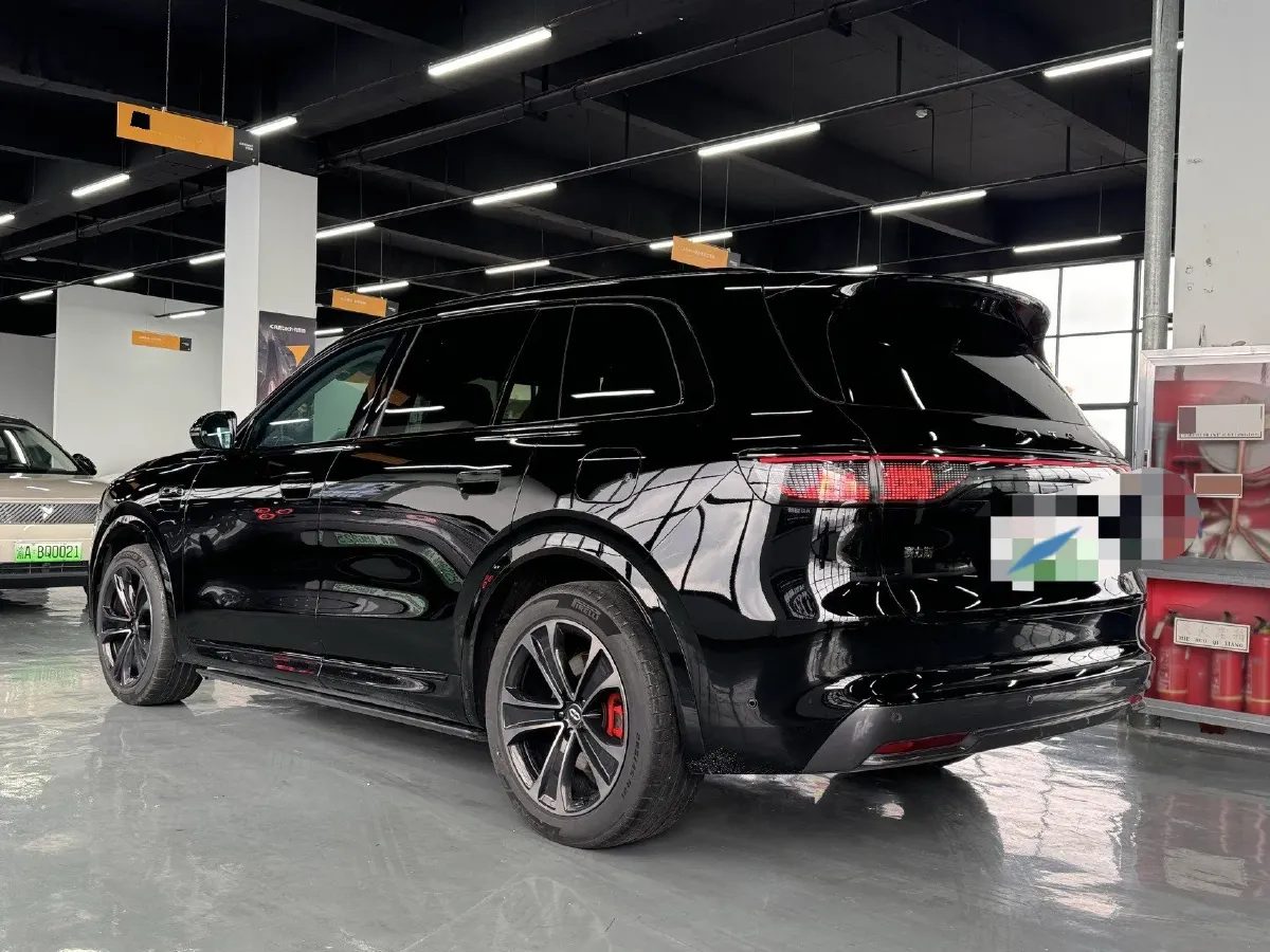 2025 AITO AITO M8 REEV 160HP REEV 53.4KWH,autocango,china used car exporter,china ev exporter,chinese used car exporter,chinese used ev exporter