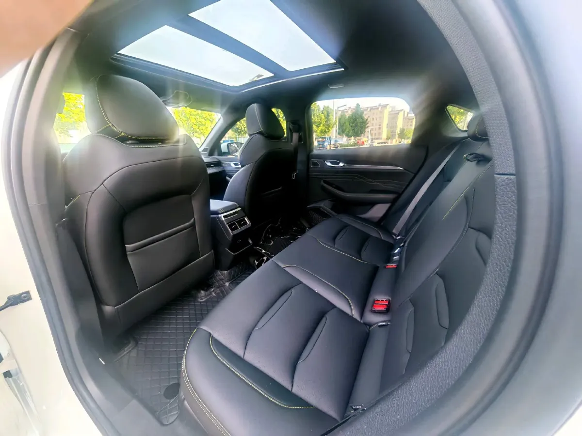 2023 Geely Preface 1.5T 181HP L4 7DCT,autocango,china used car exporter,china ev exporter,chinese used car exporter,chinese used ev exporter