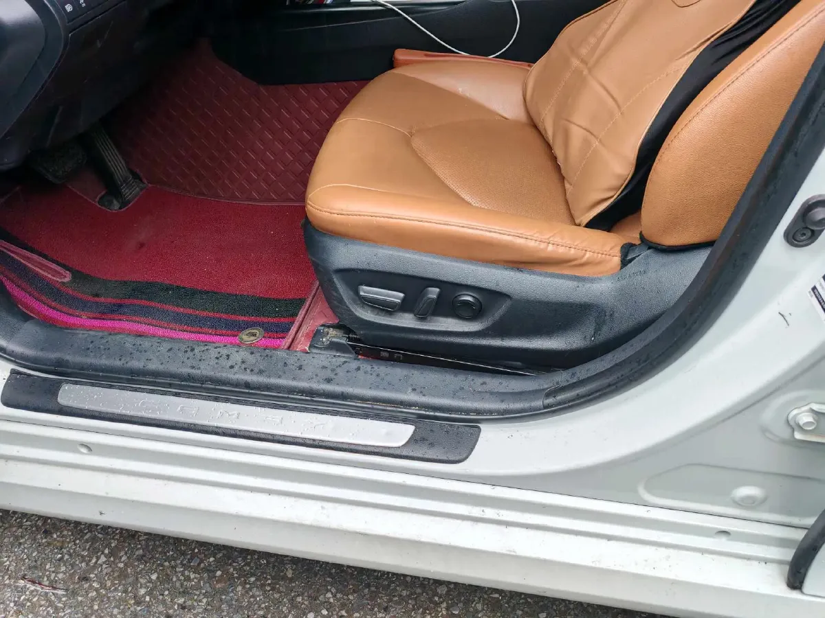 2021 Toyota Camry 2.5L 209HP L4 8AT,autocango,china used car exporter,china ev exporter,chinese used car exporter,chinese used ev exporter