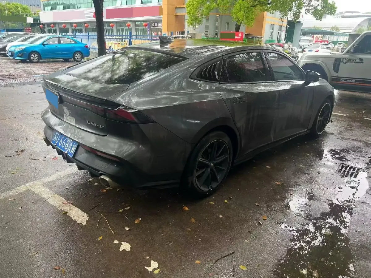 2022 ChangAn UNI-V 1.5T 188HP L4 7DCT,autocango,china used car exporter,china ev exporter,chinese used car exporter,chinese used ev exporter