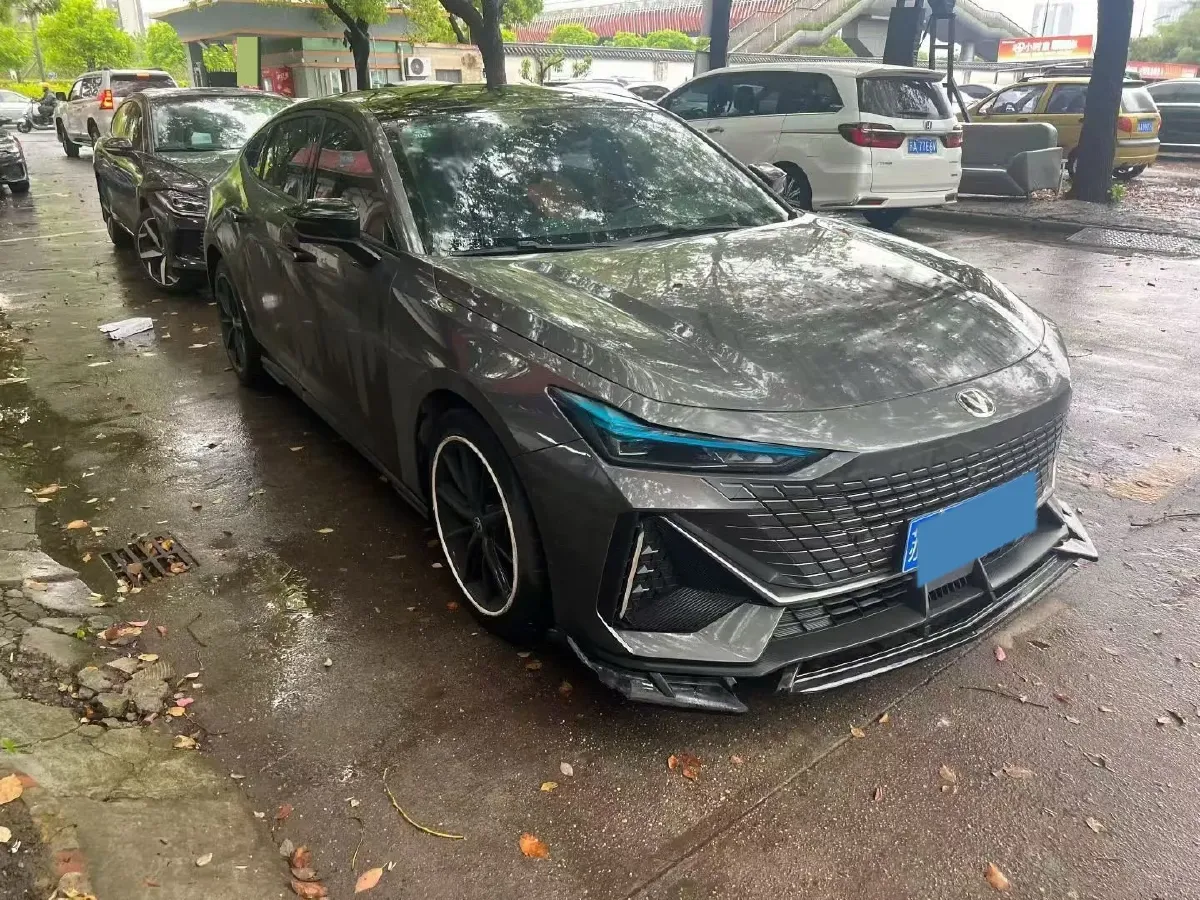 2022 ChangAn UNI-V 1.5T 188HP L4 7DCT,autocango,china used car exporter,china ev exporter,chinese used car exporter,chinese used ev exporter