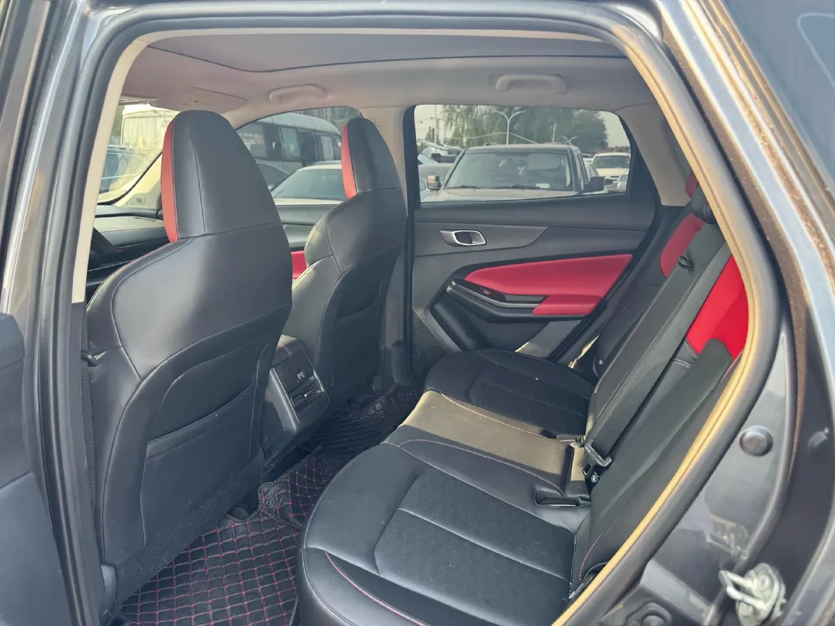 2022 ChangAn UNI-V 1.5T 188HP L4 7DCT,autocango,china used car exporter,china ev exporter,chinese used car exporter,chinese used ev exporter