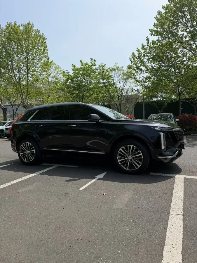 2025 Cadillac XT5 2.0T 237HP L4 9AT,autocango,china used car exporter,china ev exporter,chinese used car exporter,chinese used ev exporter