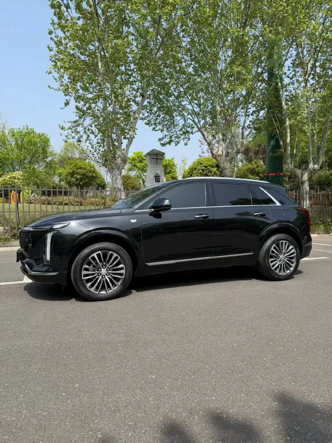 2025 Cadillac XT5 2.0T 237HP L4 9AT,autocango,china used car exporter,china ev exporter,chinese used car exporter,chinese used ev exporter