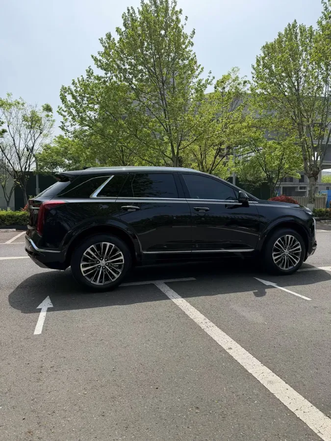 2025 Cadillac XT5 2.0T 237HP L4 9AT,autocango,china used car exporter,china ev exporter,chinese used car exporter,chinese used ev exporter