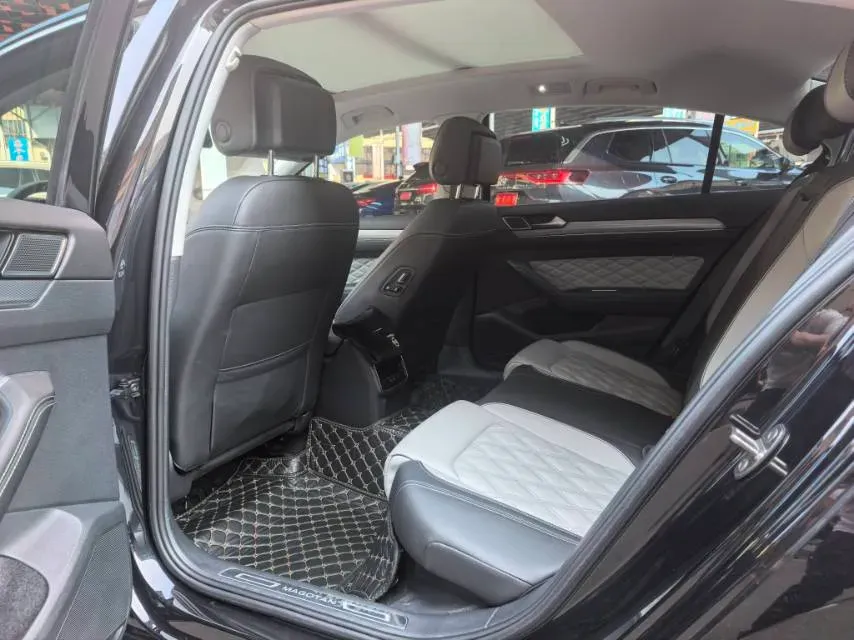 2023 Volkswagen Magotan 2.0T 186HP L4 7DCT,autocango,china used car exporter,china ev exporter,chinese used car exporter,chinese used ev exporter