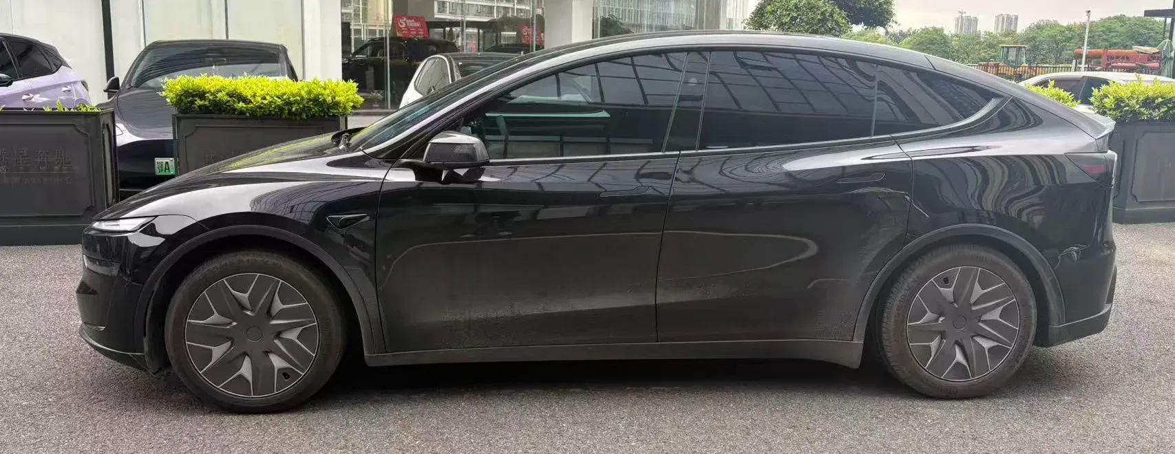 2025 Tesla Model Y L BEV,autocango,china used car exporter,china ev exporter,chinese used car exporter,chinese used ev exporter