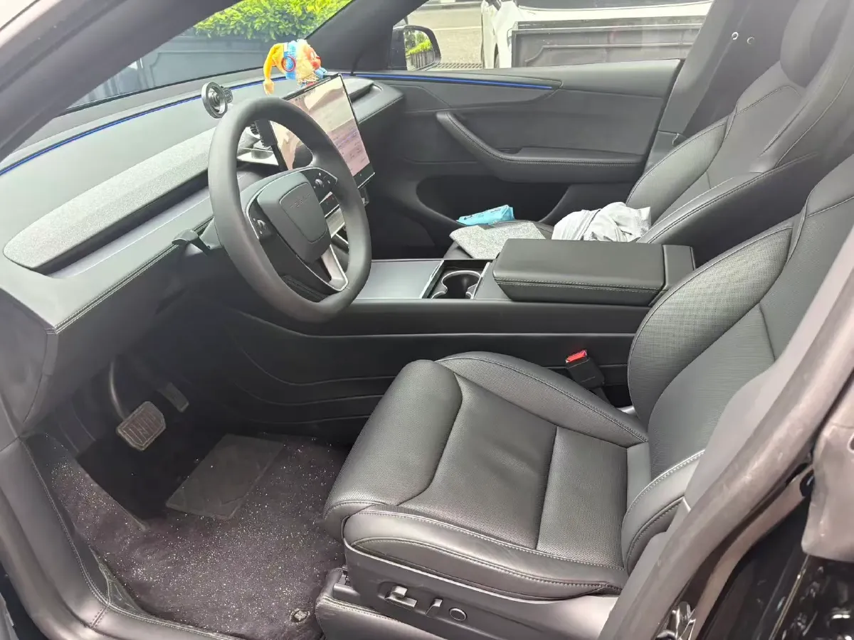 2025 Tesla Model Y L BEV,autocango,china used car exporter,china ev exporter,chinese used car exporter,chinese used ev exporter