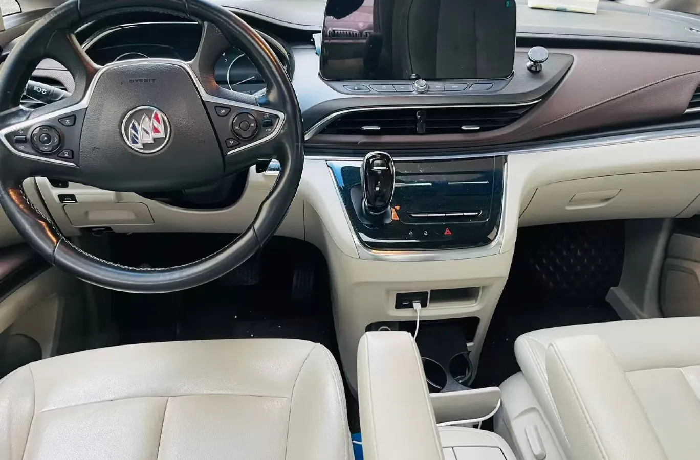 2021 Buick GL8 2.0T 237HP L4 9AT,autocango,china used car exporter,china ev exporter,chinese used car exporter,chinese used ev exporter