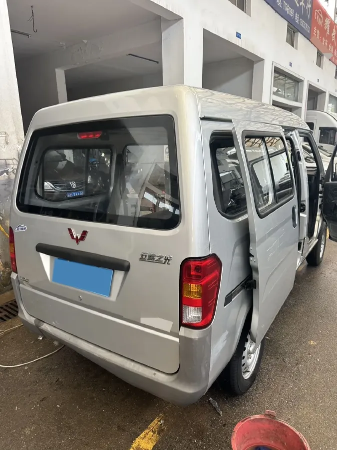 2020 WuLing ZhiGuang 1.2L 76HP L4 5MT,autocango,china used car exporter,china ev exporter,chinese used car exporter,chinese used ev exporter