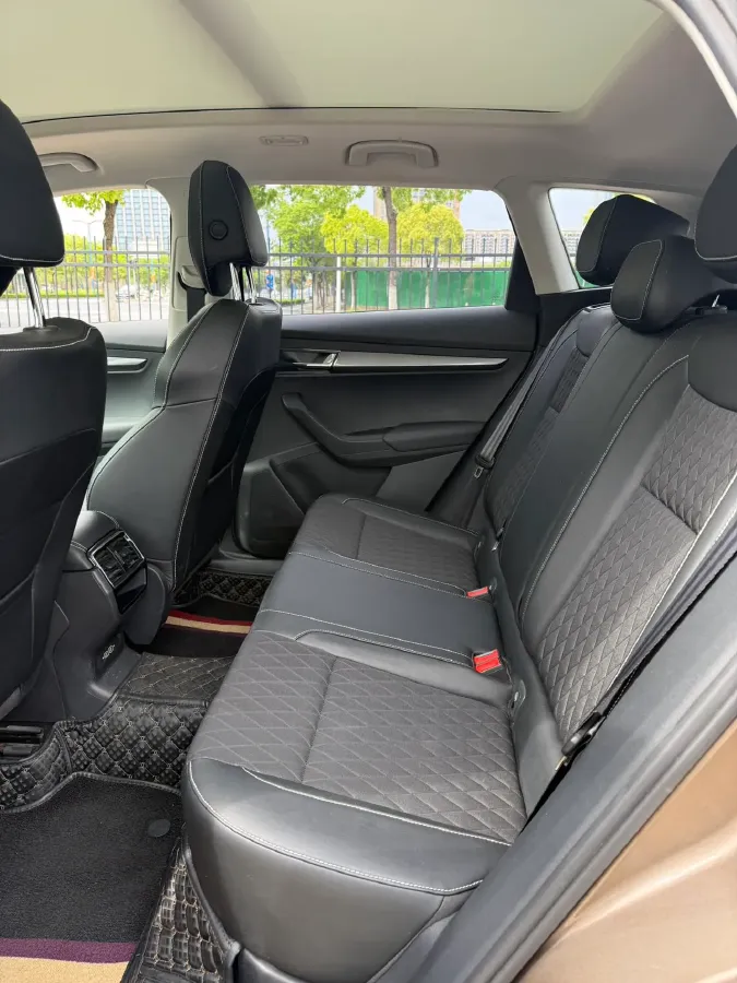 2020 Skoda Karoq 1.4T 150HP L4 7DCT,autocango,china used car exporter,china ev exporter,chinese used car exporter,chinese used ev exporter