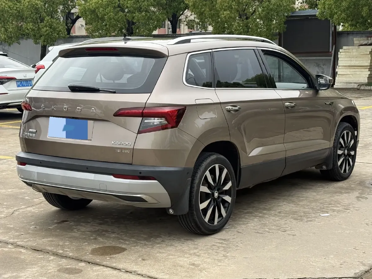 2020 Skoda Karoq 1.4T 150HP L4 7DCT,autocango,china used car exporter,china ev exporter,chinese used car exporter,chinese used ev exporter