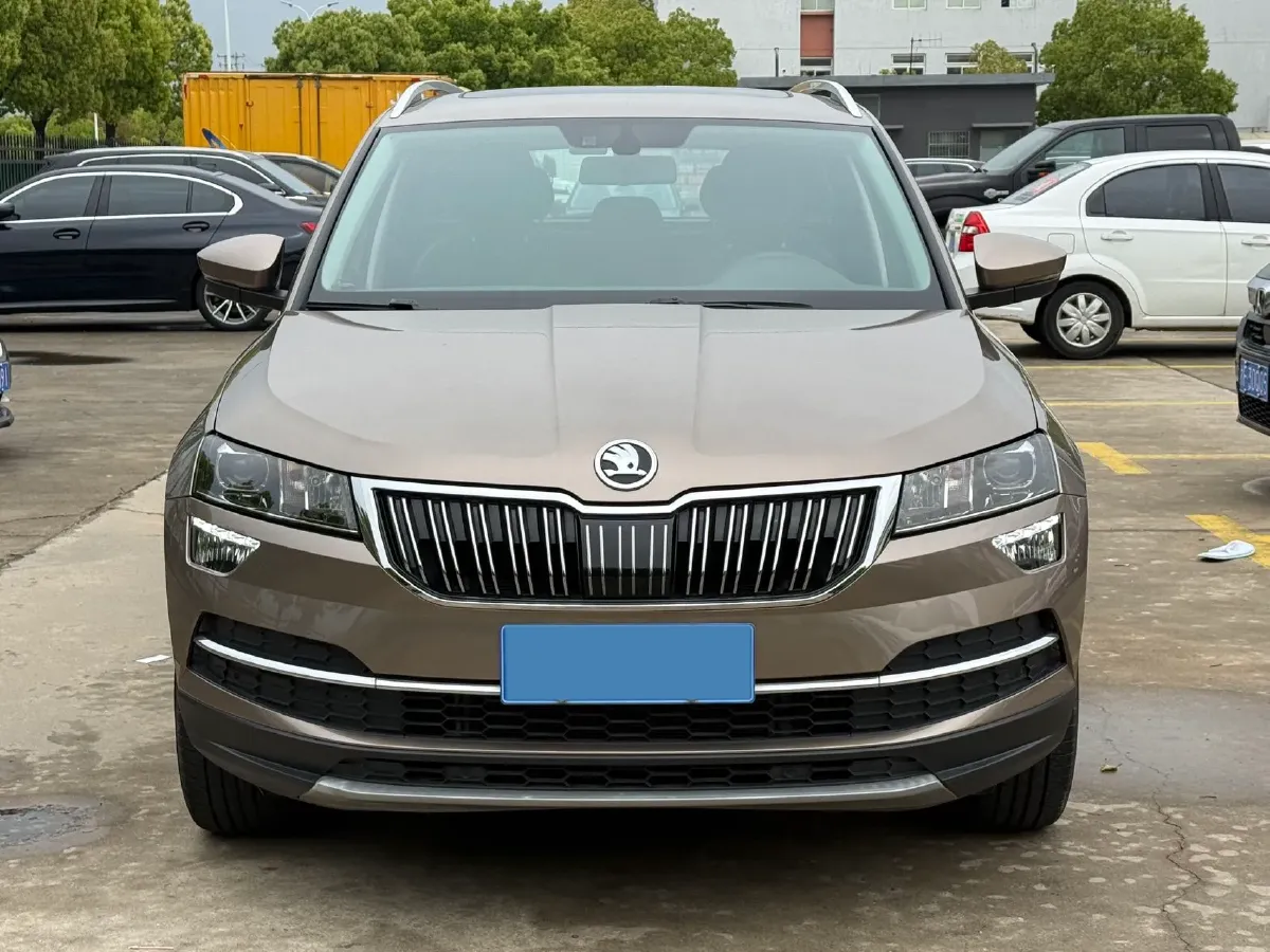 2020 Skoda Karoq 1.4T 150HP L4 7DCT,autocango,china used car exporter,china ev exporter,chinese used car exporter,chinese used ev exporter