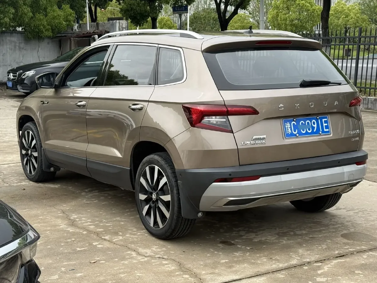 2020 Skoda Karoq 1.4T 150HP L4 7DCT,autocango,china used car exporter,china ev exporter,chinese used car exporter,chinese used ev exporter