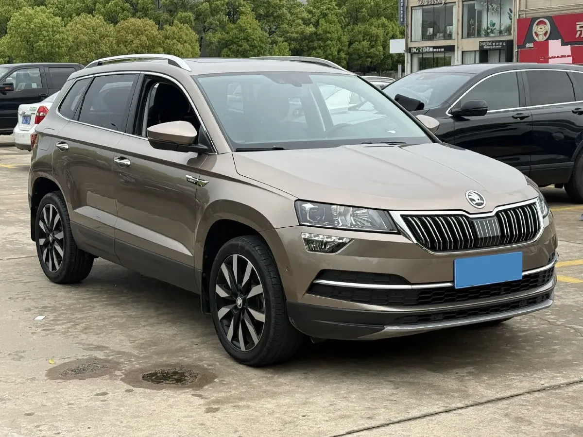 2020 Skoda Karoq 1.4T 150HP L4 7DCT,autocango,china used car exporter,china ev exporter,chinese used car exporter,chinese used ev exporter