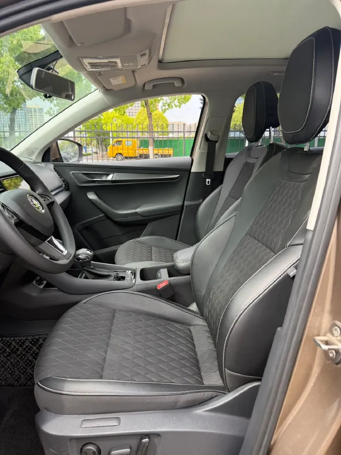 2020 Skoda Karoq 1.4T 150HP L4 7DCT,autocango,china used car exporter,china ev exporter,chinese used car exporter,chinese used ev exporter