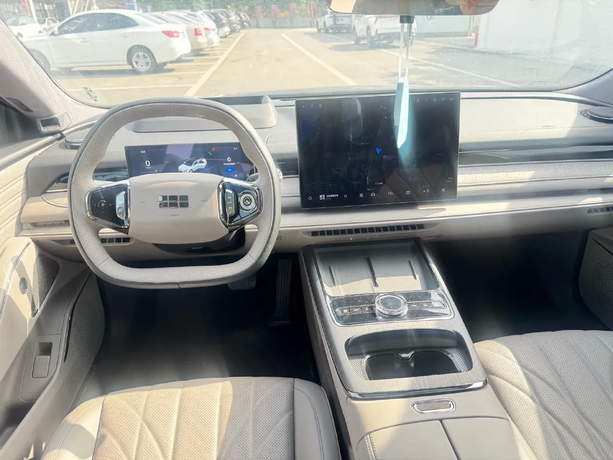 2025 Geely Galaxy Starshine 8 1.5T 163HP L4 3DHT PHEV 27.69KWH,autocango,china used car exporter,china ev exporter,chinese used car exporter,chinese used ev exporter