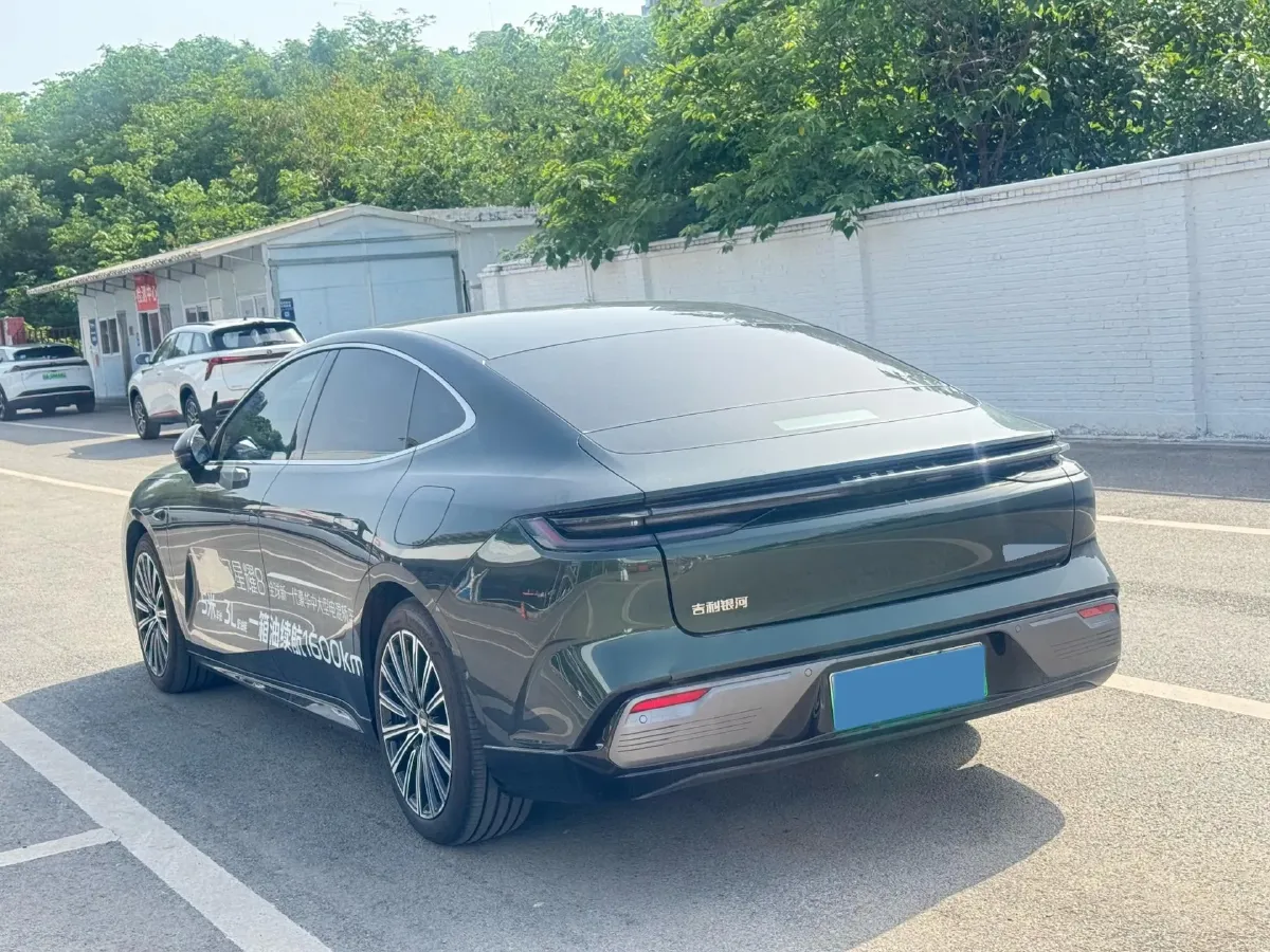 2025 Geely Galaxy Starshine 8 1.5T 163HP L4 3DHT PHEV 27.69KWH,autocango,china used car exporter,china ev exporter,chinese used car exporter,chinese used ev exporter