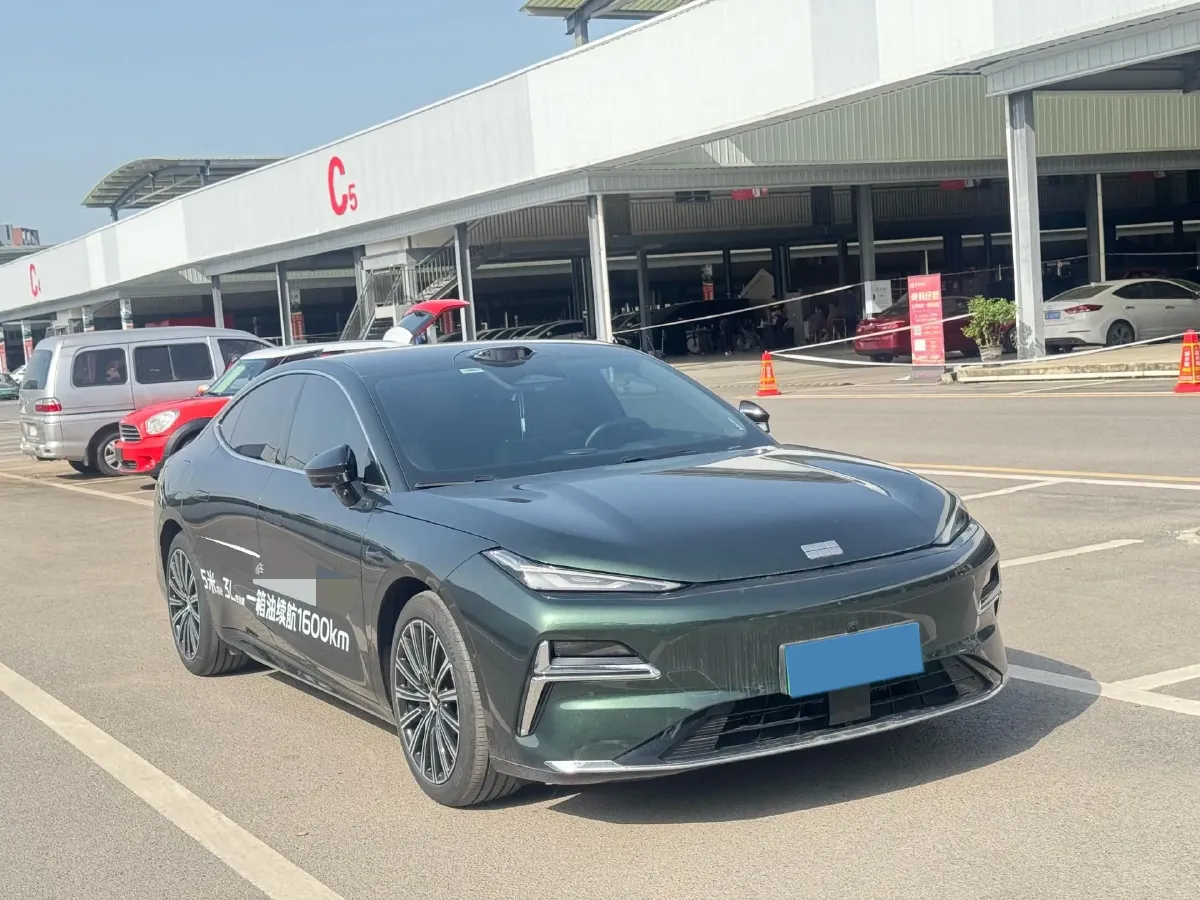 2025 Geely Galaxy Starshine 8 1.5T 163HP L4 3DHT PHEV 27.69KWH,autocango,china used car exporter,china ev exporter,chinese used car exporter,chinese used ev exporter