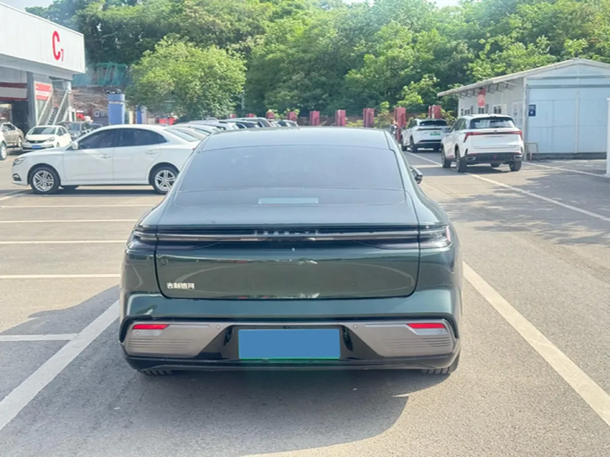 2025 Geely Galaxy Starshine 8 1.5T 163HP L4 3DHT PHEV 27.69KWH,autocango,china used car exporter,china ev exporter,chinese used car exporter,chinese used ev exporter