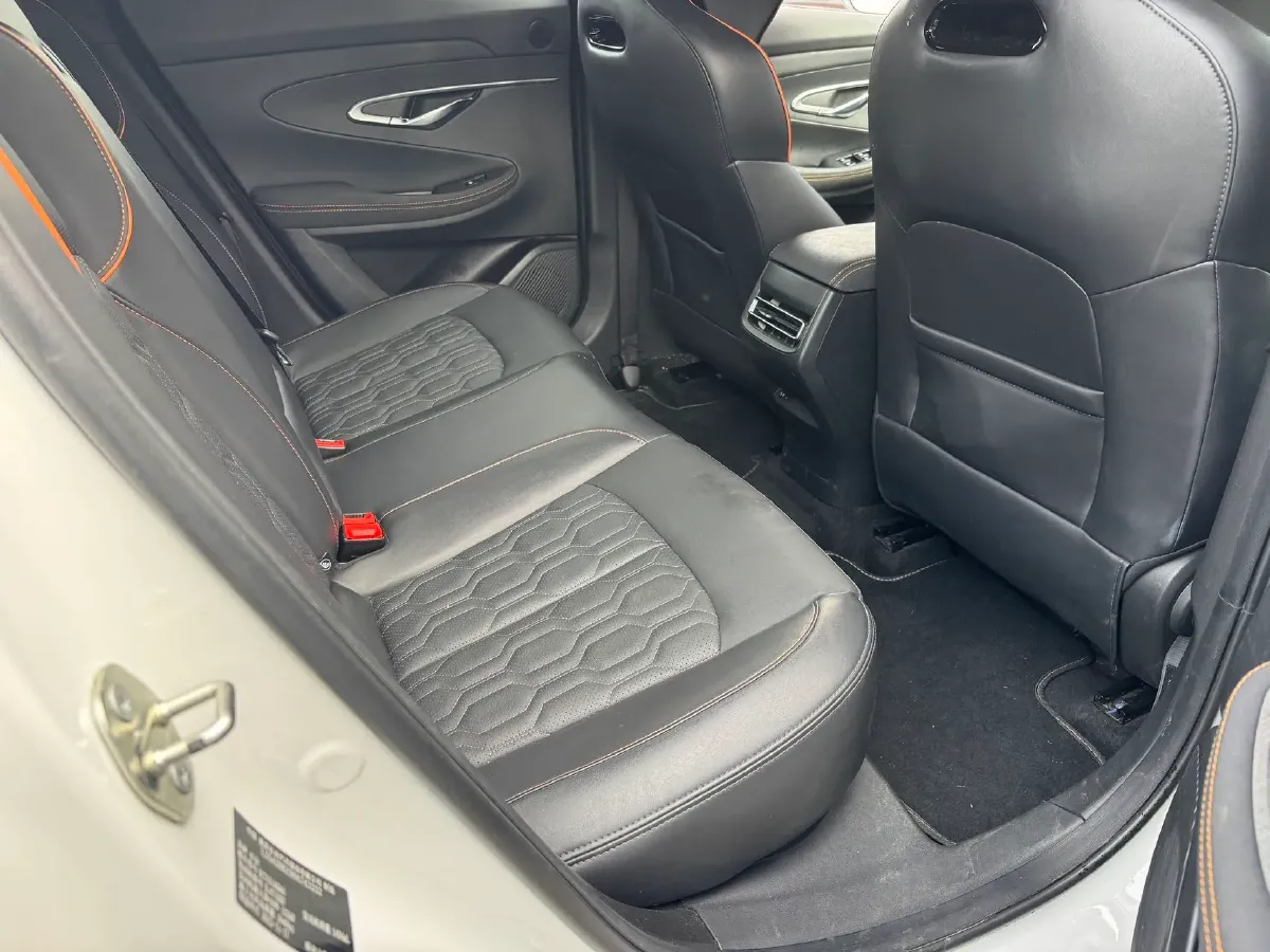 2022 ChangAn UNI-T 1.5T 188HP L4 7DCT,autocango,china used car exporter,china ev exporter,chinese used car exporter,chinese used ev exporter