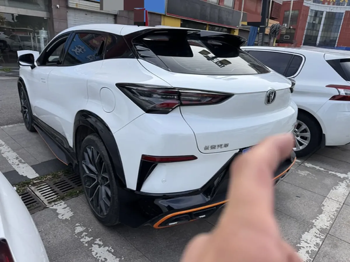 2022 ChangAn UNI-T 1.5T 188HP L4 7DCT,autocango,china used car exporter,china ev exporter,chinese used car exporter,chinese used ev exporter