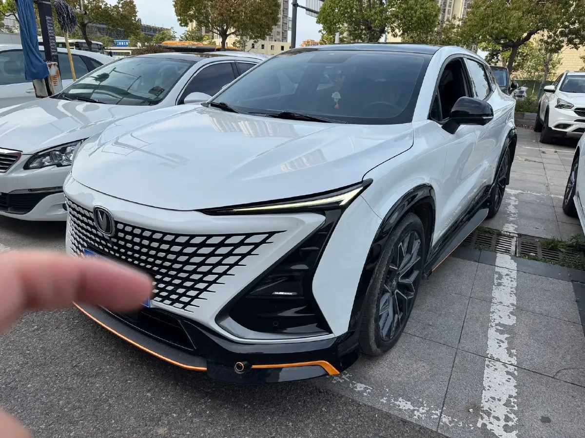 2022 ChangAn UNI-T 1.5T 188HP L4 7DCT,autocango,china used car exporter,china ev exporter,chinese used car exporter,chinese used ev exporter