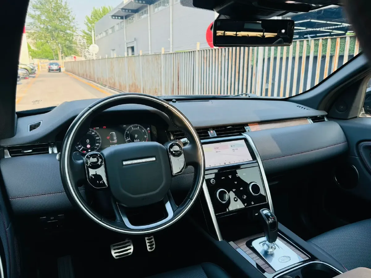 2020 Land Rover Discovery Sport 2.0T 249HP L4 9AT,autocango,china used car exporter,china ev exporter,chinese used car exporter,chinese used ev exporter