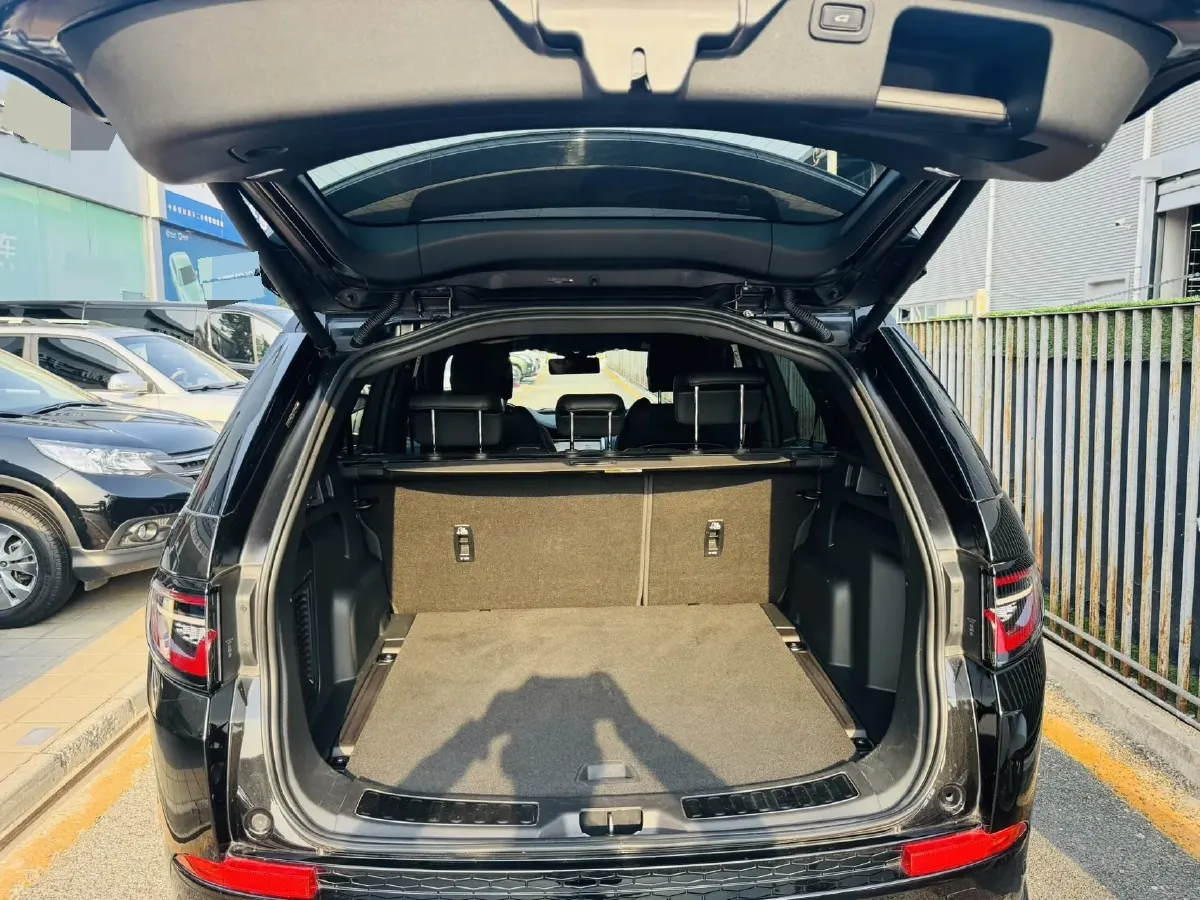 2020 Land Rover Discovery Sport 2.0T 249HP L4 9AT,autocango,china used car exporter,china ev exporter,chinese used car exporter,chinese used ev exporter