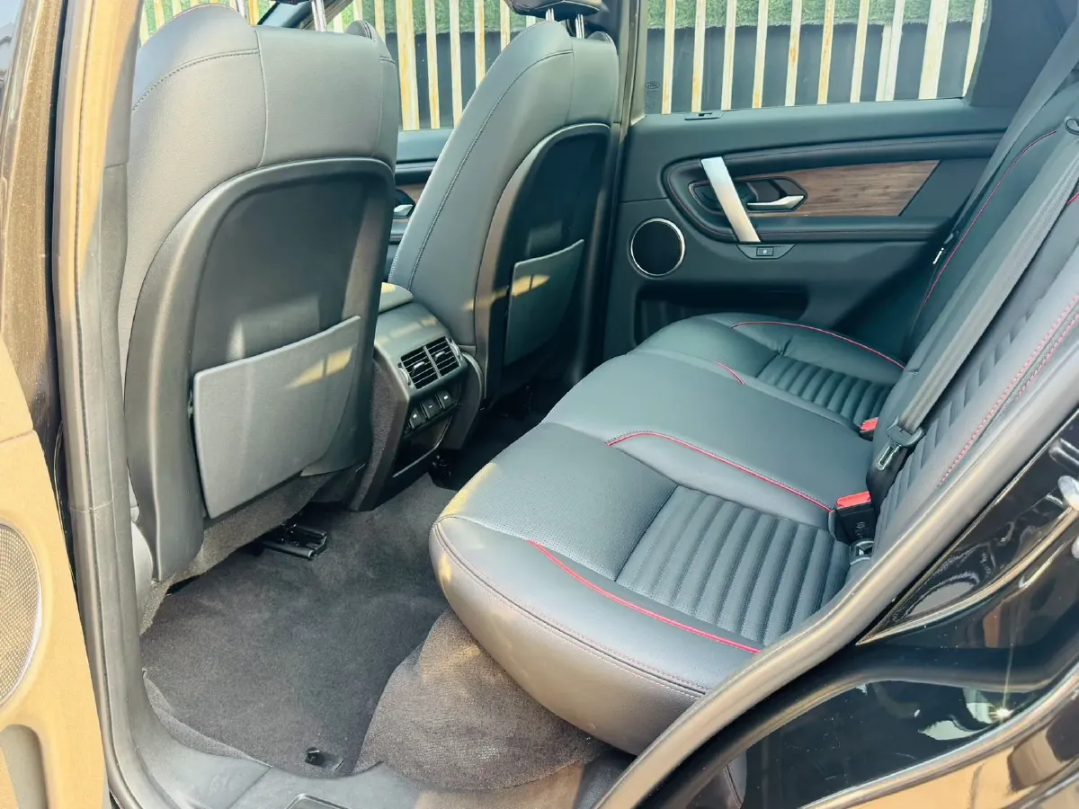 2020 Land Rover Discovery Sport 2.0T 249HP L4 9AT,autocango,china used car exporter,china ev exporter,chinese used car exporter,chinese used ev exporter