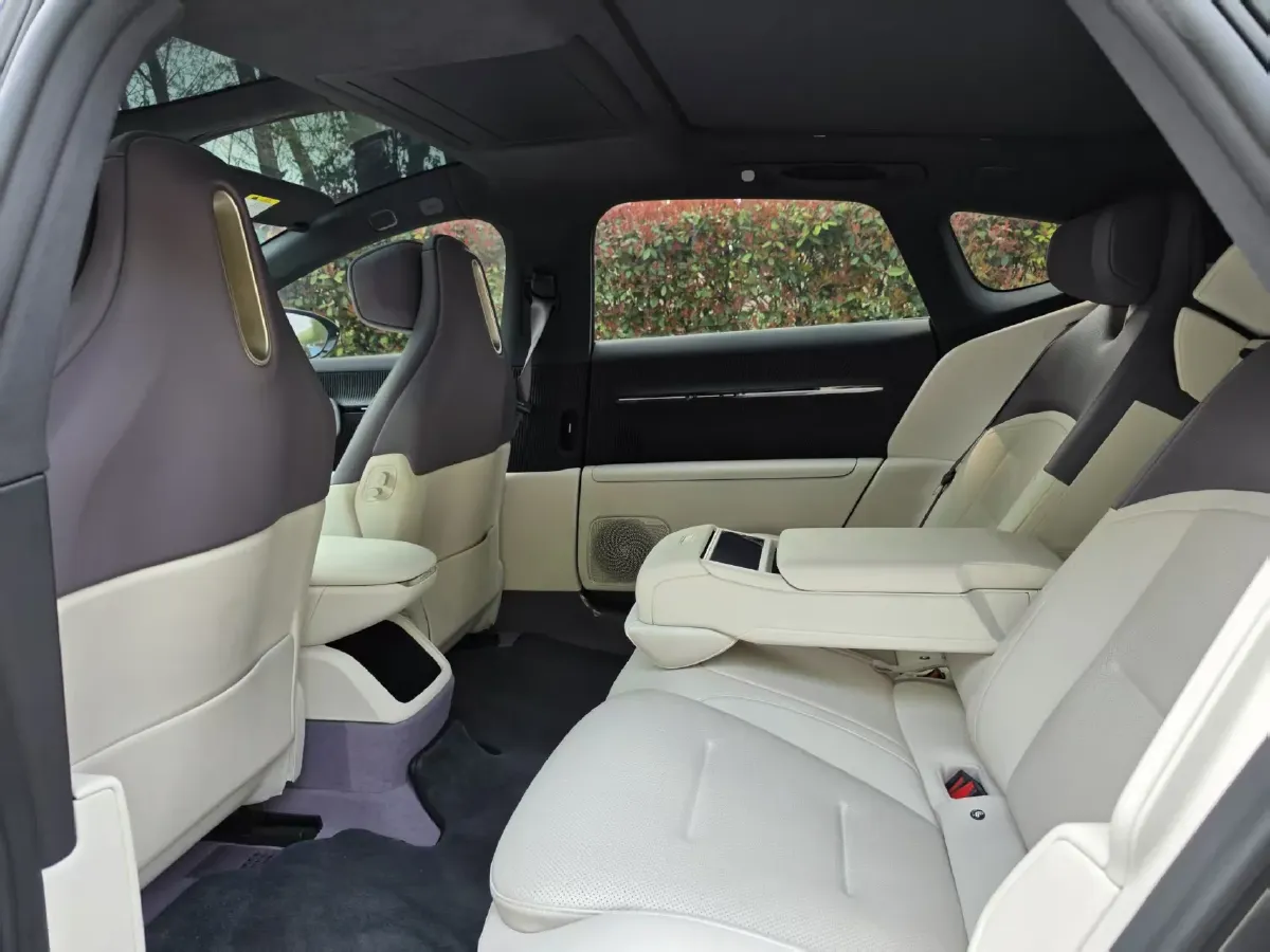 2025 Avatr 12 1.5T 156HP L4 REEV 39.05KWH,autocango,china used car exporter,china ev exporter,chinese used car exporter,chinese used ev exporter