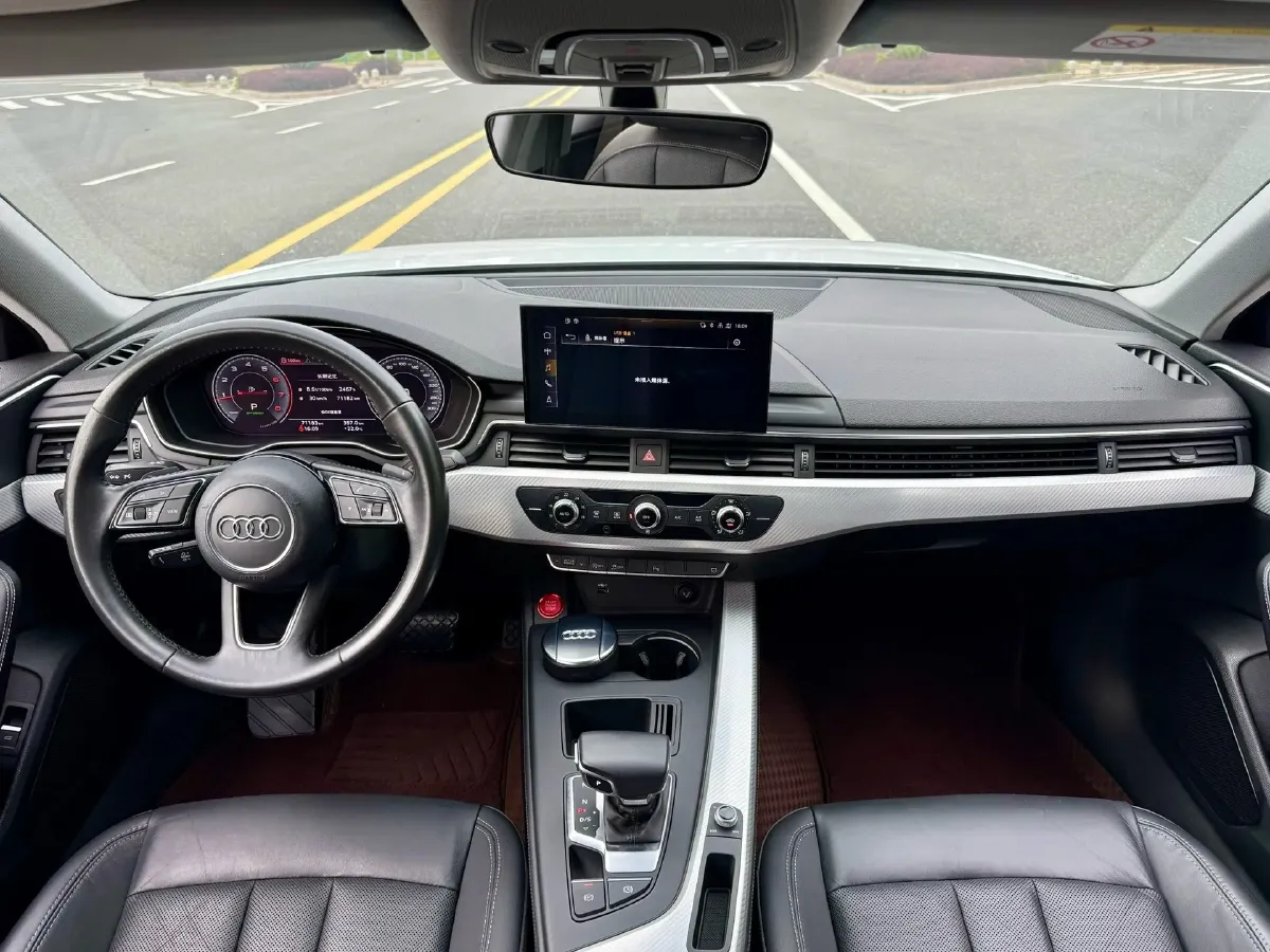 2020 Audi A4L 2.0T 190HP L4 7DCT,autocango,china used car exporter,china ev exporter,chinese used car exporter,chinese used ev exporter