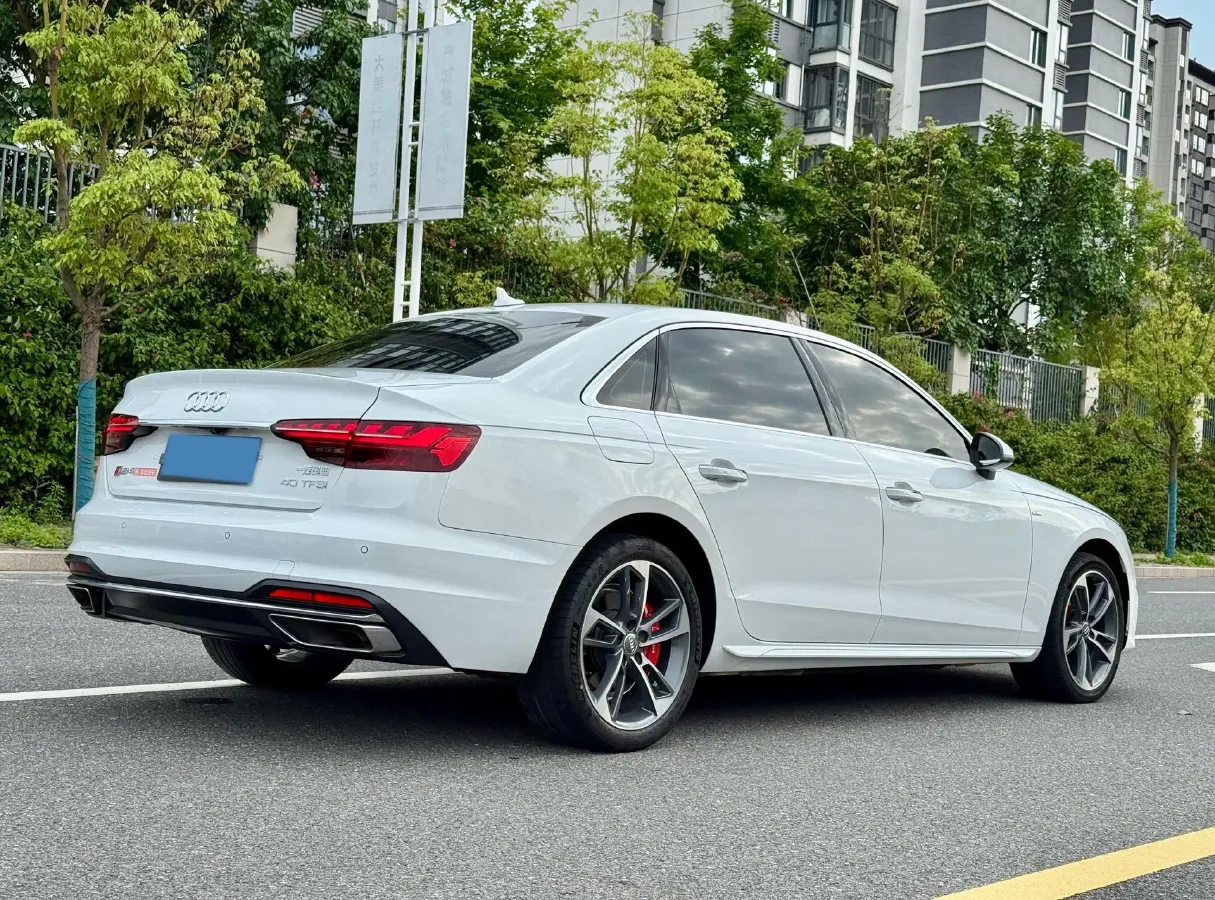 2020 Audi A4L 2.0T 190HP L4 7DCT,autocango,china used car exporter,china ev exporter,chinese used car exporter,chinese used ev exporter