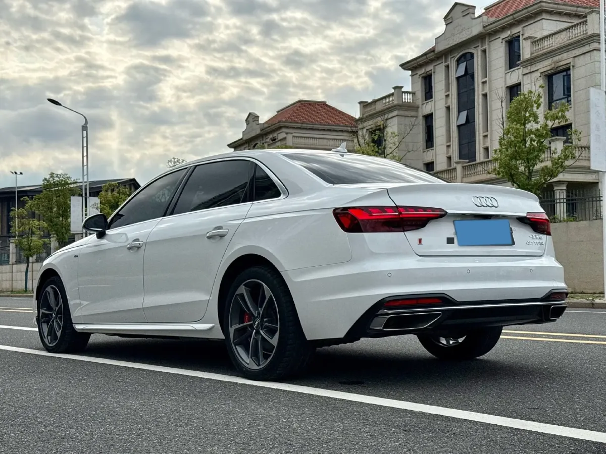 2020 Audi A4L 2.0T 190HP L4 7DCT,autocango,china used car exporter,china ev exporter,chinese used car exporter,chinese used ev exporter