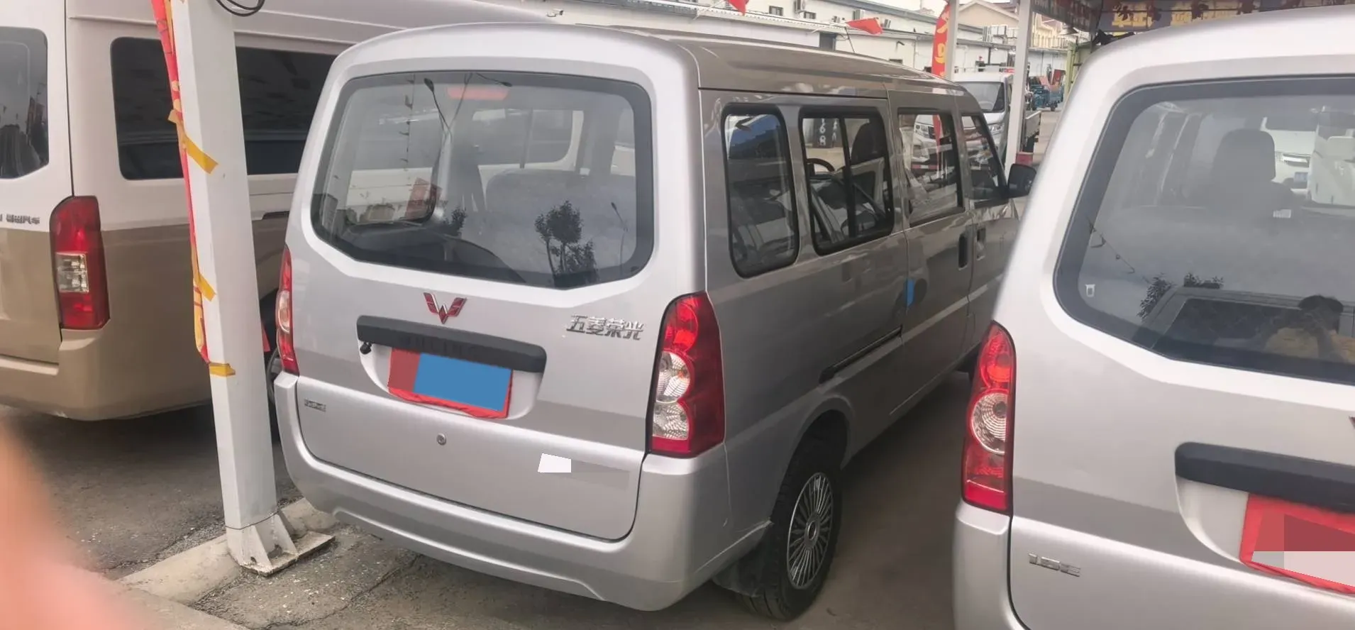 2021 WuLing RongGuang 1.5L 99HP L4 5MT,autocango,china used car exporter,china ev exporter,chinese used car exporter,chinese used ev exporter