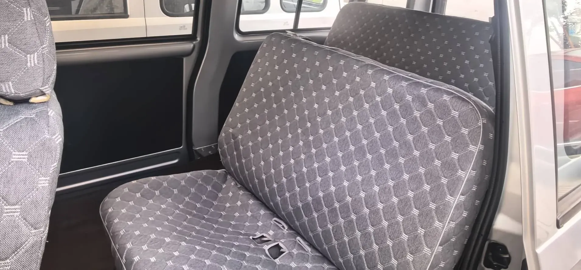 2021 WuLing RongGuang 1.5L 99HP L4 5MT,autocango,china used car exporter,china ev exporter,chinese used car exporter,chinese used ev exporter