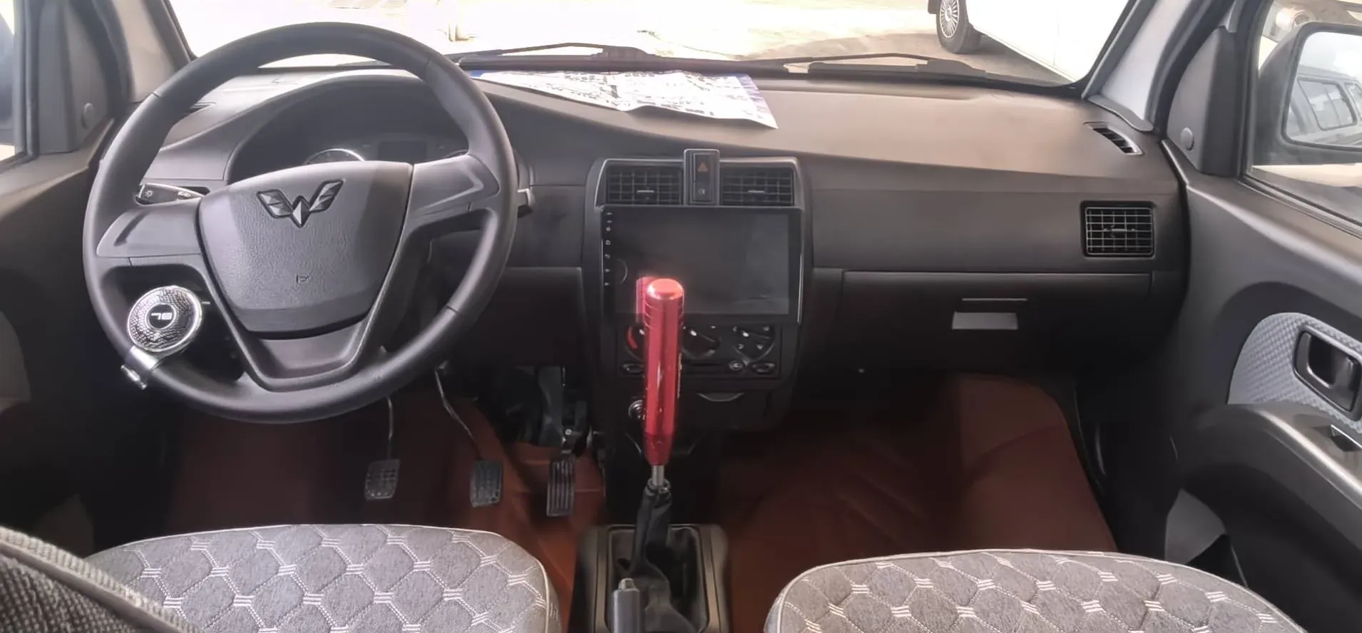 2021 WuLing RongGuang 1.5L 99HP L4 5MT,autocango,china used car exporter,china ev exporter,chinese used car exporter,chinese used ev exporter