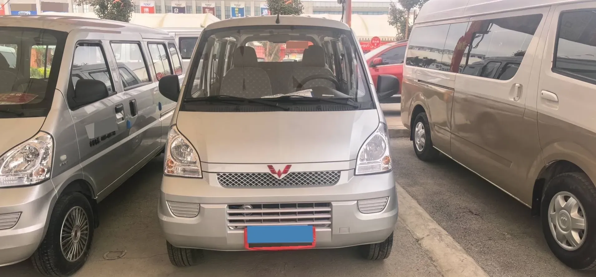 2021 WuLing RongGuang 1.5L 99HP L4 5MT,autocango,china used car exporter,china ev exporter,chinese used car exporter,chinese used ev exporter